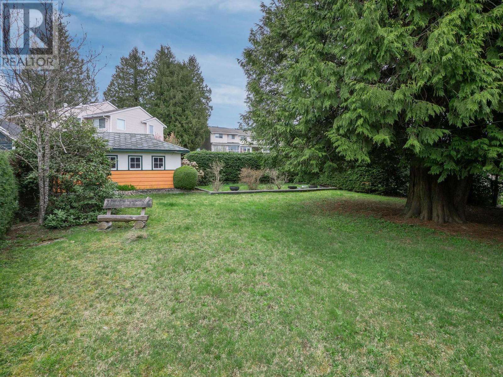 772 O'shea Road, Gibsons, British Columbia  V0N 1V9 - Photo 2 - R2867291