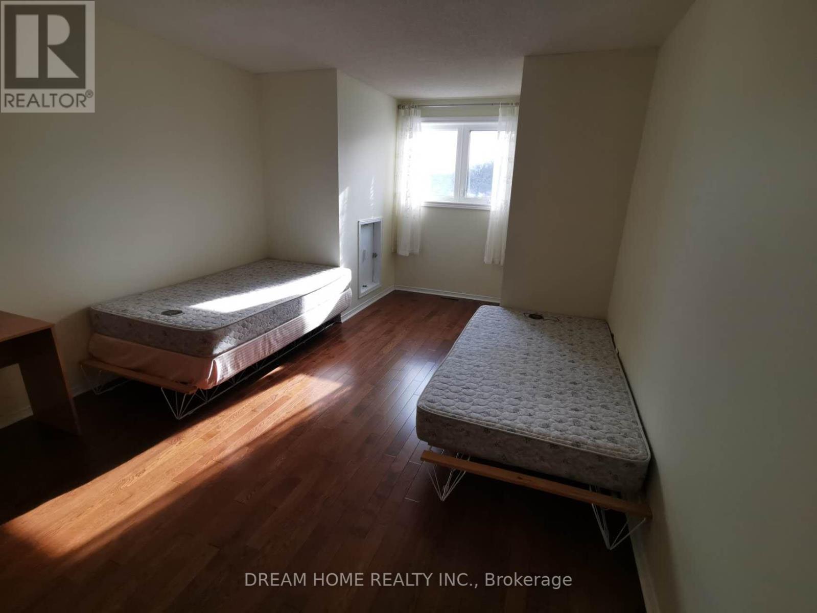 ##99 -2205 South Millway, Mississauga, Ontario  L5L 1R3 - Photo 2 - W8210704