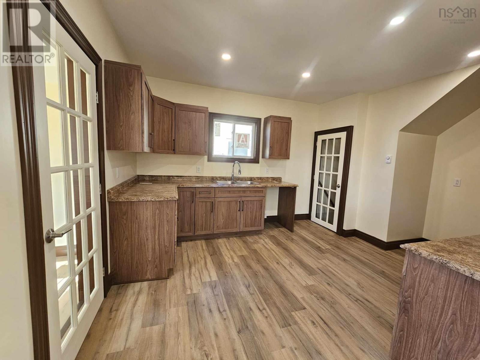 237 Park Street, Sydney, Nova Scotia  B1P 4X1 - Photo 5 - 202406396