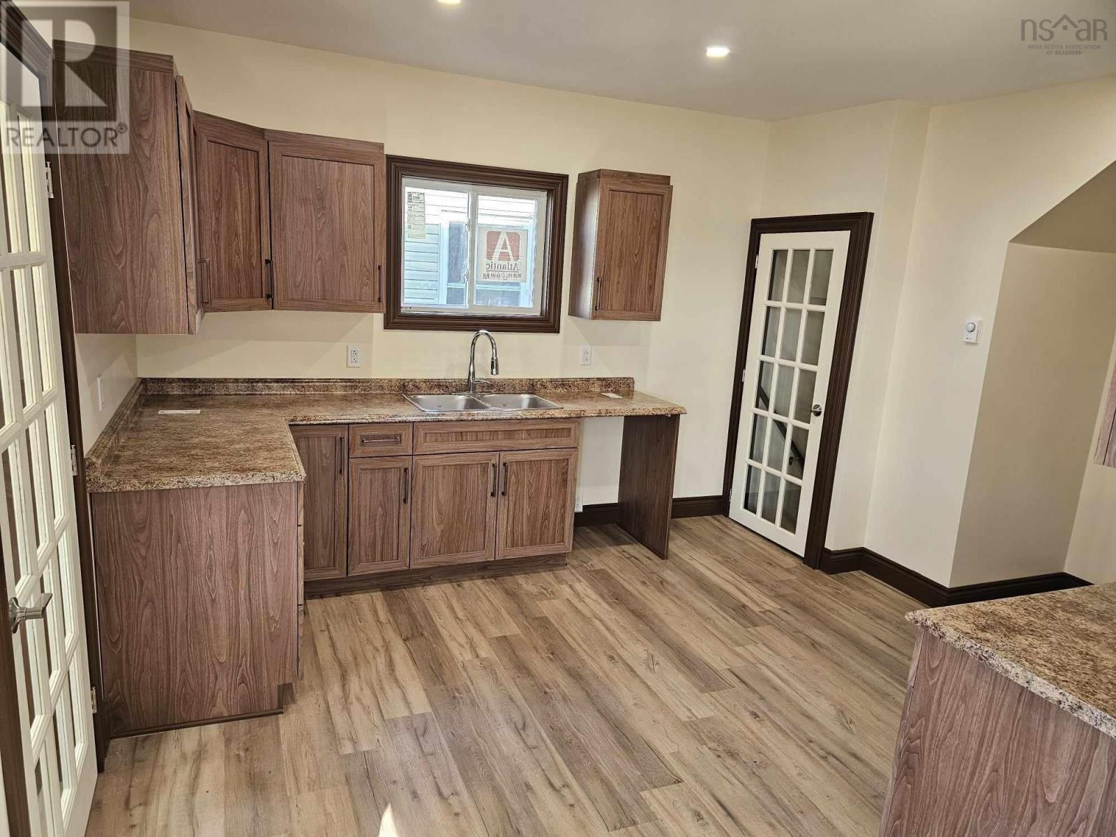 237 Park Street, Sydney, Nova Scotia  B1P 4X1 - Photo 6 - 202406396