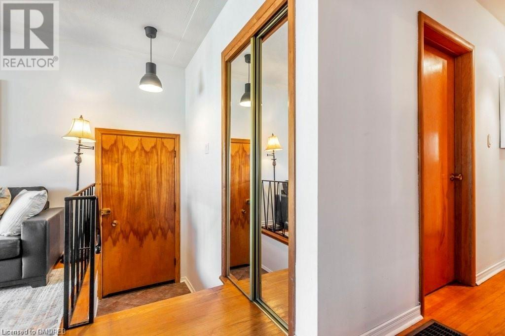 195 Bendamere Avenue, Hamilton, Ontario  L9C 1N6 - Photo 3 - 40567481