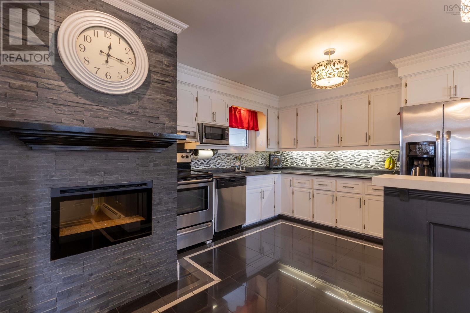 33 Gisborne Street, North Sydney, Nova Scotia  B2A 2E1 - Photo 2 - 202406405