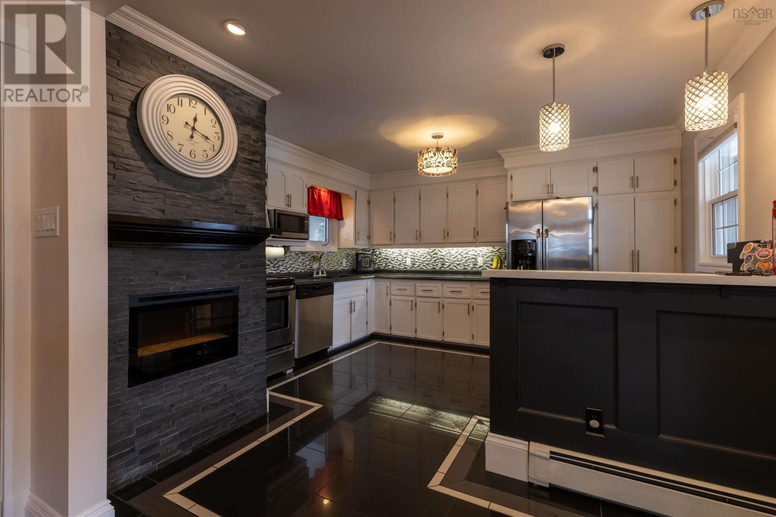 33 Gisborne Street, North Sydney, Nova Scotia  B2A 2E1 - Photo 3 - 202406405