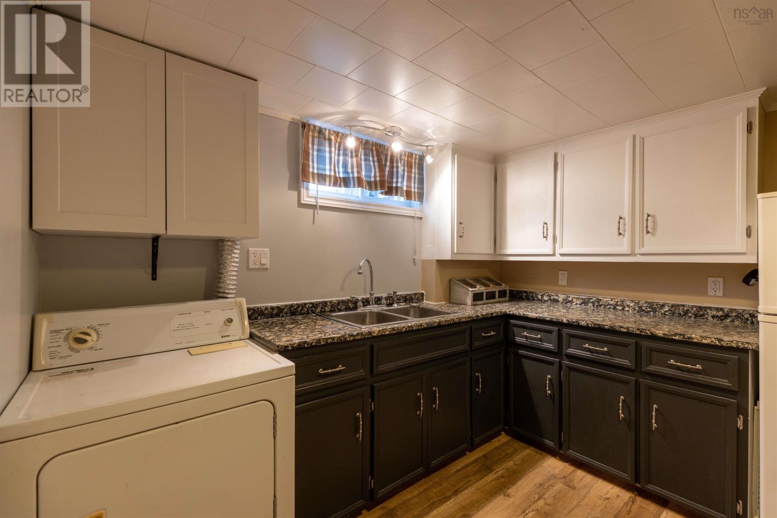 33 Gisborne Street, North Sydney, Nova Scotia  B2A 2E1 - Photo 32 - 202406405