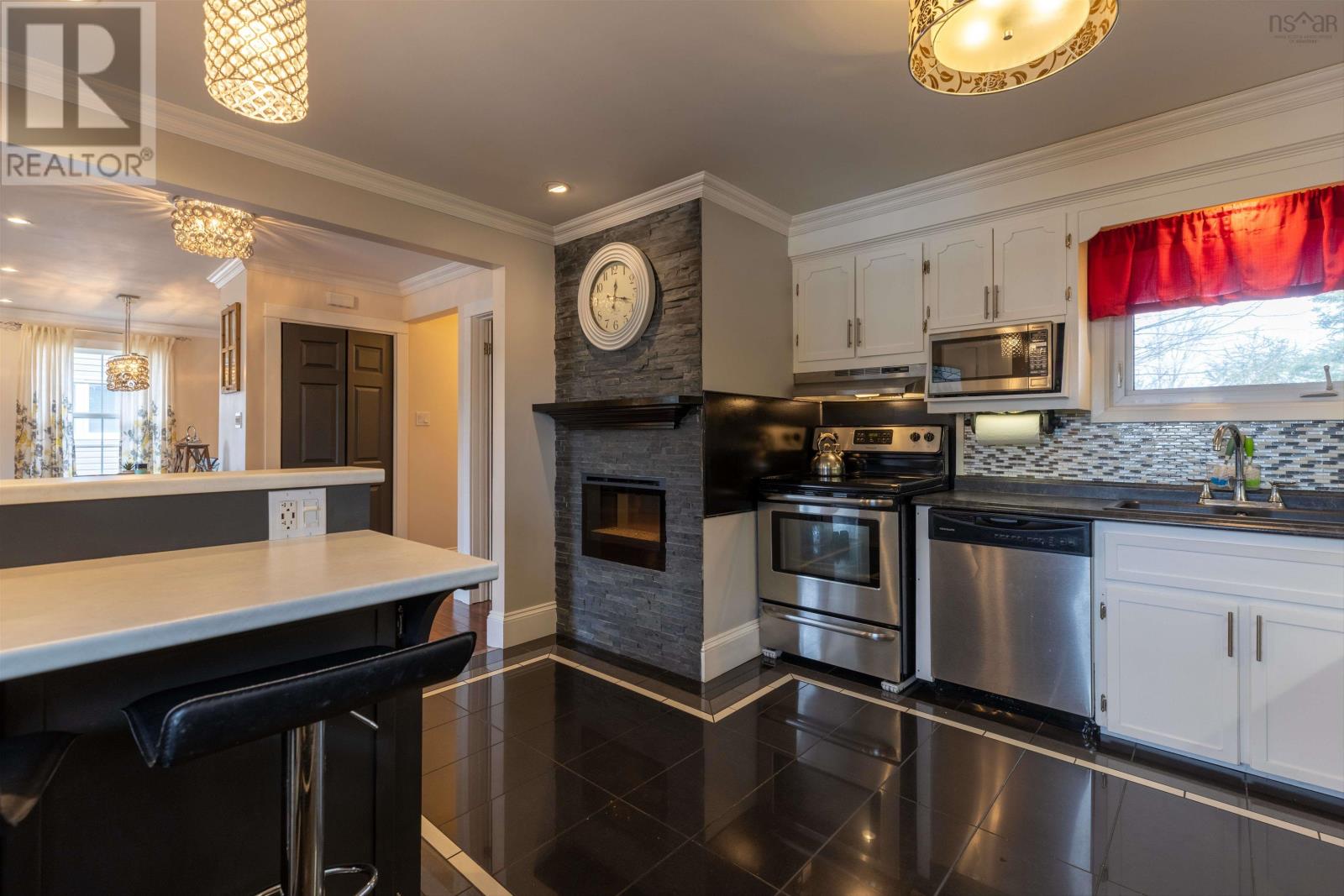 33 Gisborne Street, North Sydney, Nova Scotia  B2A 2E1 - Photo 4 - 202406405