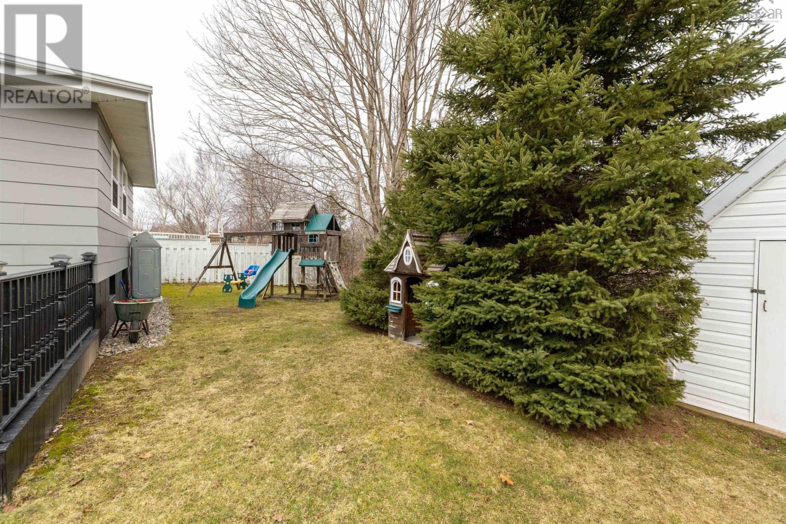 33 Gisborne Street, North Sydney, Nova Scotia  B2A 2E1 - Photo 45 - 202406405