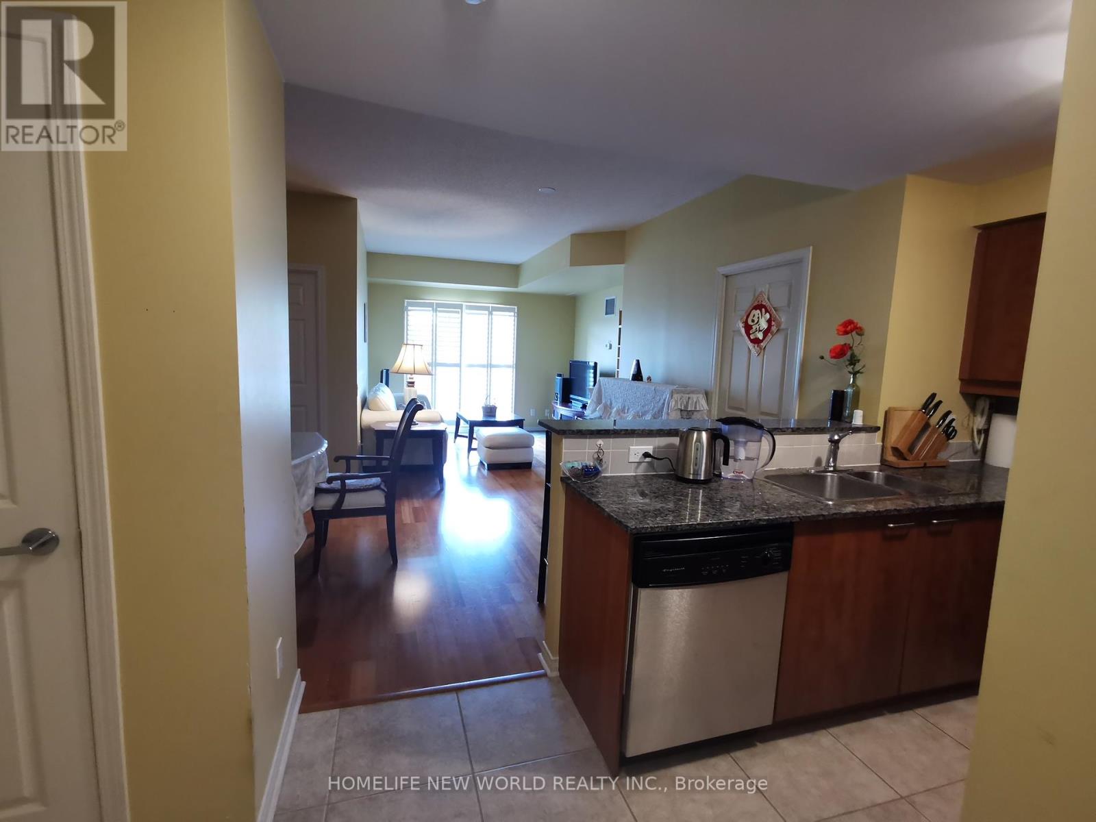 #515 -451 Rosewell Ave, Toronto, Ontario  M4R 2H8 - Photo 2 - C8211380