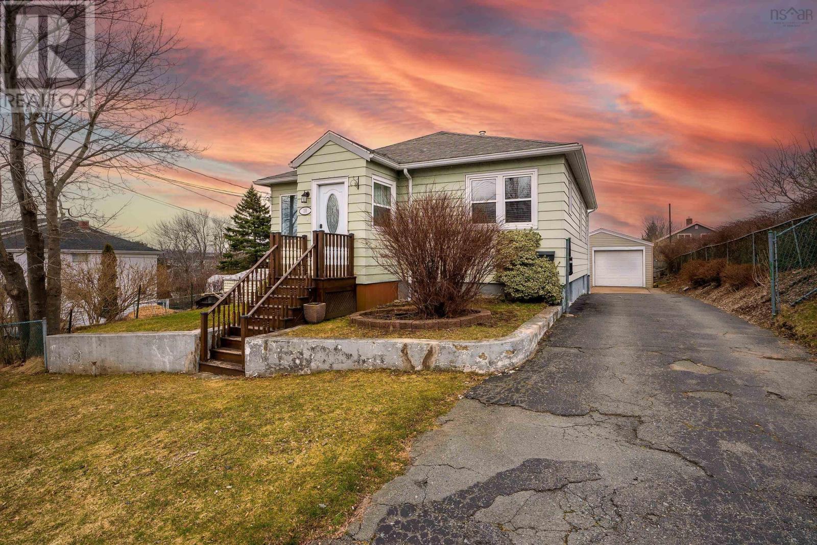 10 Adelaide Avenue, Halifax, Nova Scotia  B3N 2N4 - Photo 1 - 202406420