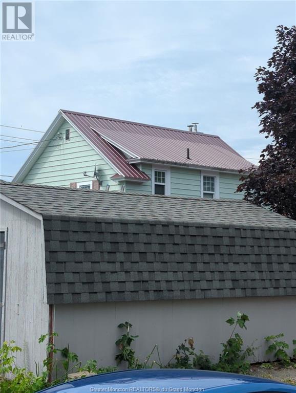 797 King Ave, Bathurst, New Brunswick  E2A 1R4 - Photo 2 - M158425