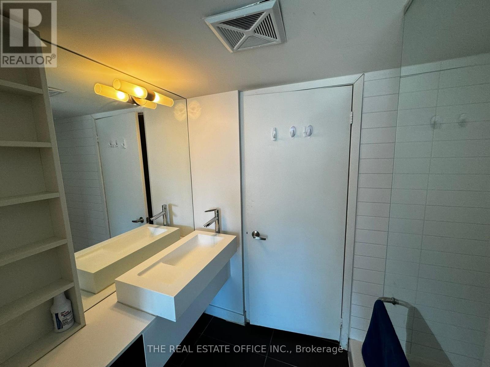38 Dan Leckie Way, Toronto, 2 Bedrooms Bedrooms, ,2 BathroomsBathrooms,Single Family,For Rent,Dan Leckie,C8211652