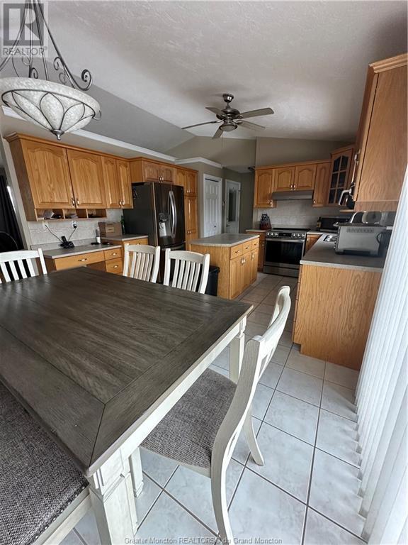 100 Hillary Cres, Moncton, New Brunswick  E1C 0A8 - Photo 12 - M158459