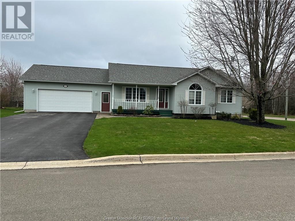 100 Hillary Cres, Moncton, New Brunswick  E1C 0A8 - Photo 2 - M158459