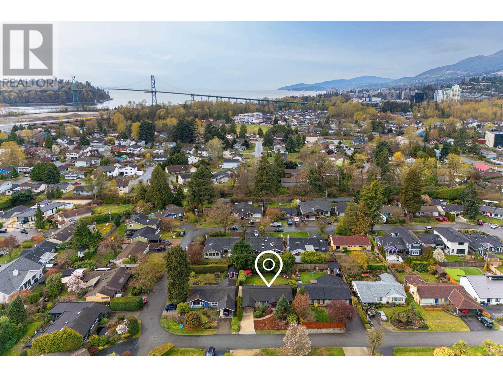 1325 Oakwood Crescent, North Vancouver, British Columbia  V7P 1L5 - Photo 11 - R2867385
