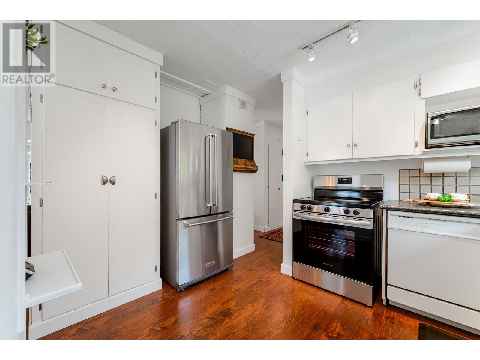 1325 Oakwood Crescent, North Vancouver, British Columbia  V7P 1L5 - Photo 6 - R2867385
