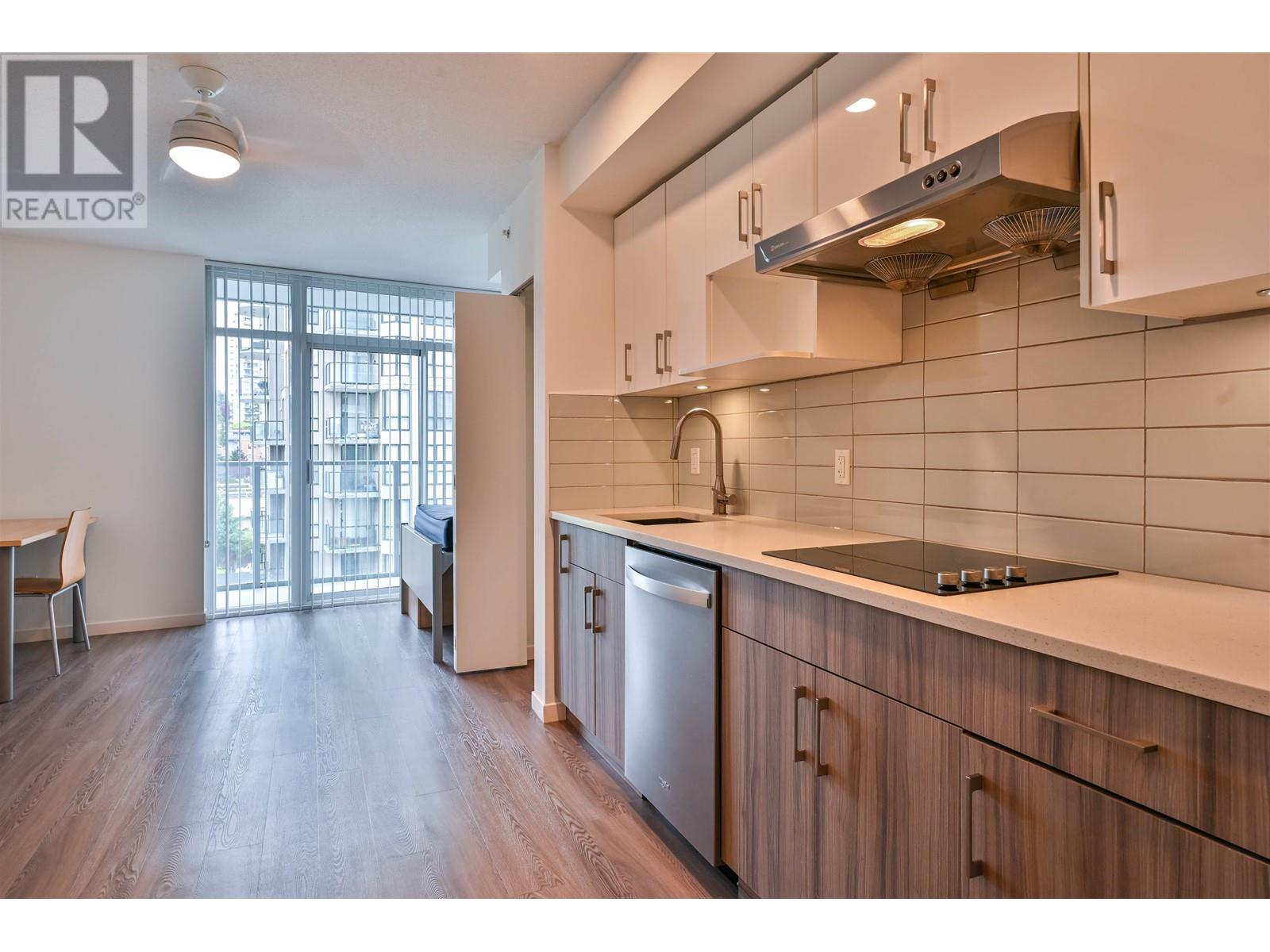 1702 900 Carnarvon Street, New Westminster, British Columbia  V3M 0K4 - Photo 1 - R2867374