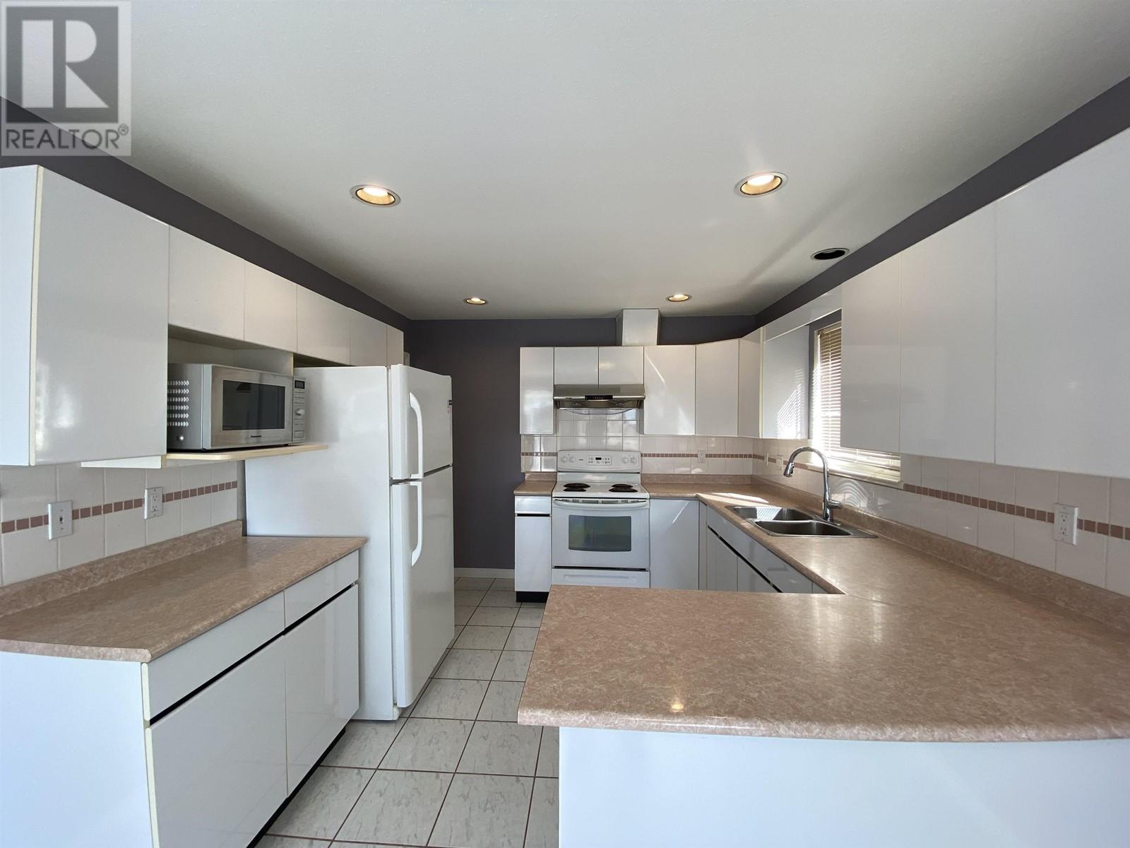 Rental Suite 5536 Neville Street, Burnaby, British Columbia  V5J 2H7 - Photo 6 - R2867375