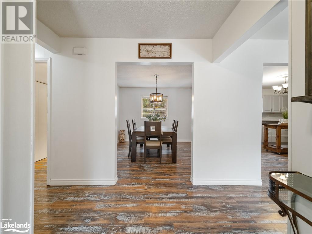 8024 Park Lane Crescent, Washago, Ontario  L0K 2B0 - Photo 4 - 40567193