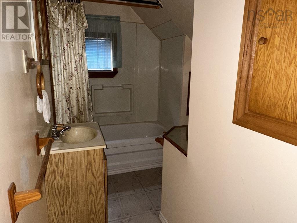 10 Caroline Street, Trenton, Nova Scotia  B0K 1X0 - Photo 18 - 202406437