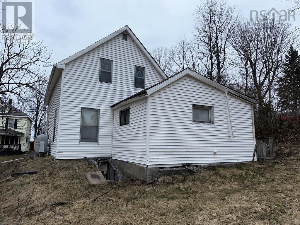 10 Caroline Street, Trenton, Nova Scotia  B0K 1X0 - Photo 8 - 202406437