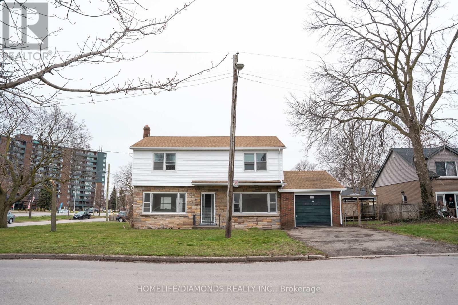 10 Springdale Ave, St. Catharines, Ontario  L2R 1G5 - Photo 1 - X8209040