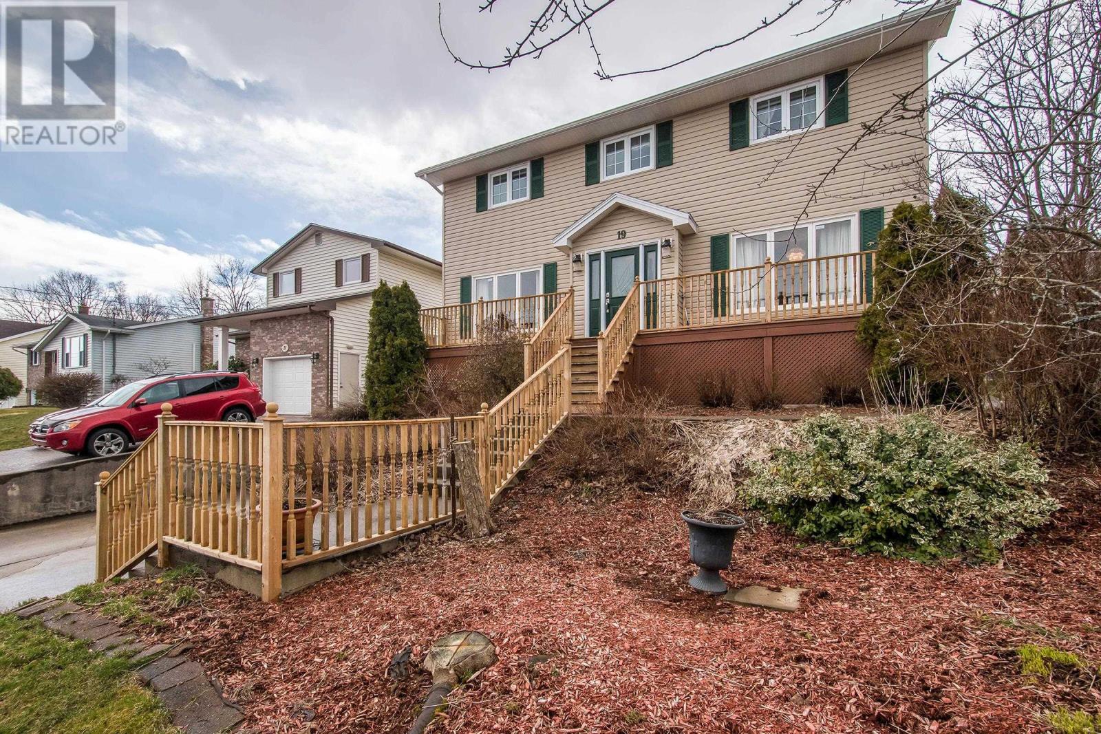 19 Diana Grace Avenue, Dartmouth, Nova Scotia  B3W 6A2 - Photo 2 - 202406468