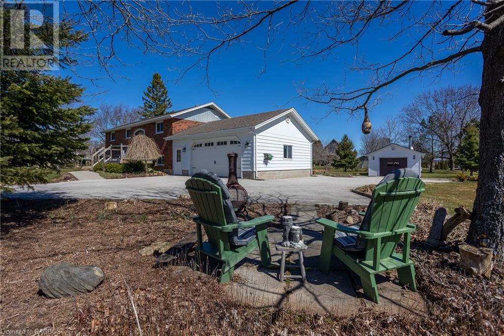 111 Centre Street, Georgian Bluffs, Ontario  N4K 0G2 - Photo 2 - 40567803