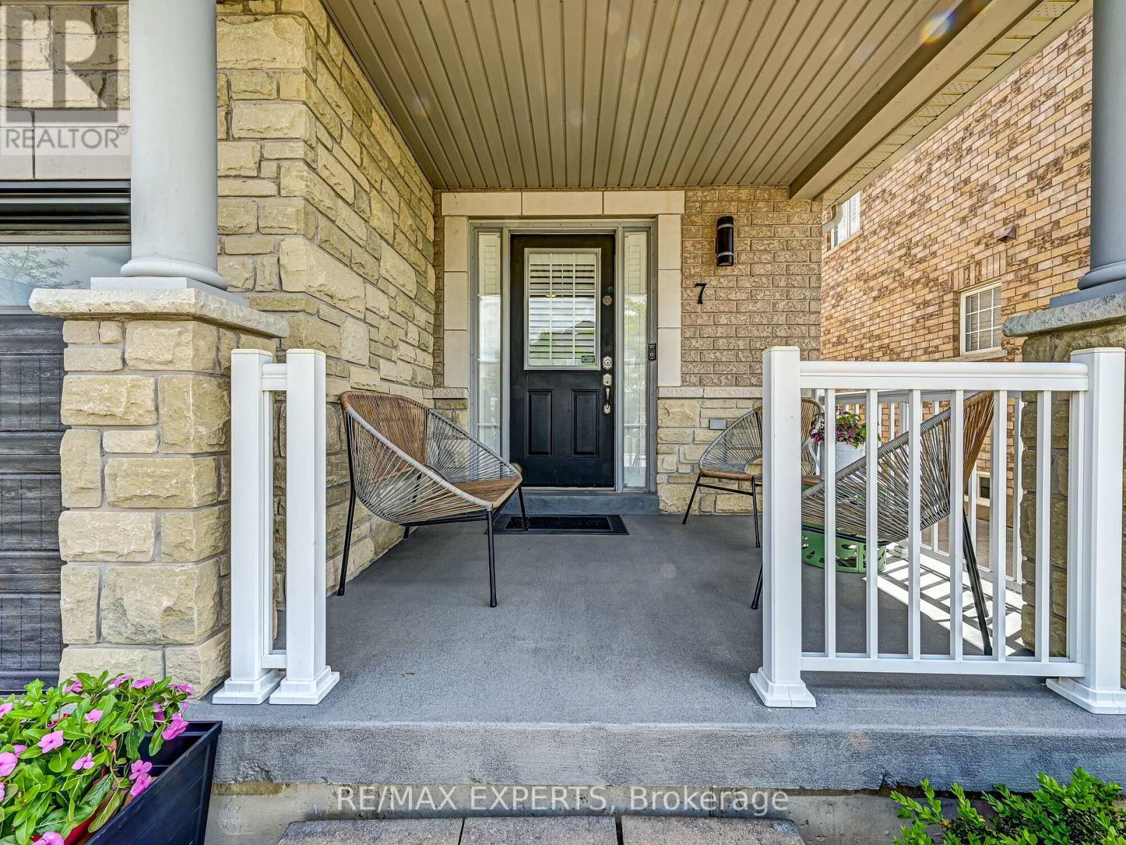 7 Orion Ave, Vaughan, Ontario  L4H 0B3 - Photo 2 - N8212890