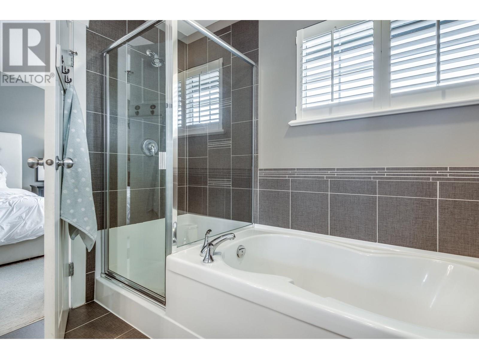 3392 Darwin Avenue, Coquitlam, British Columbia  V3B 0C9 - Photo 24 - R2867471