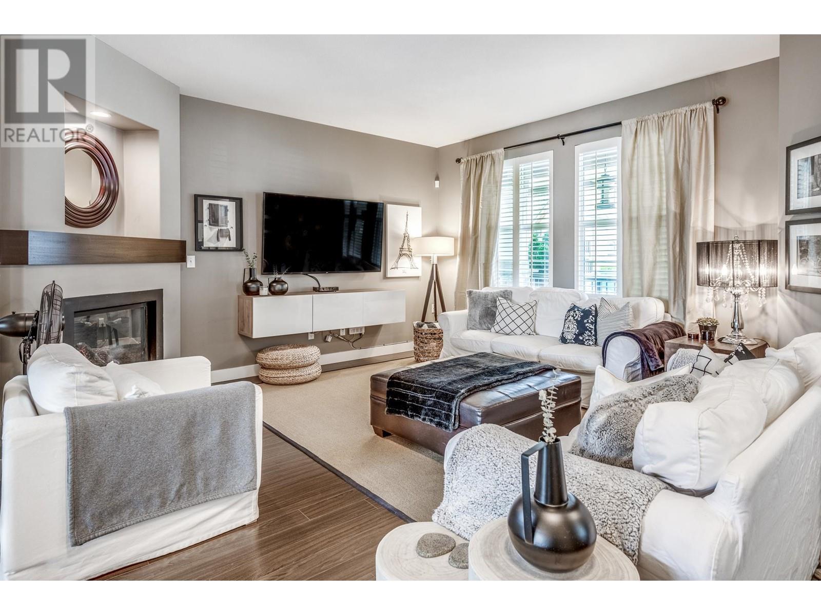 3392 Darwin Avenue, Coquitlam, British Columbia  V3B 0C9 - Photo 3 - R2867471