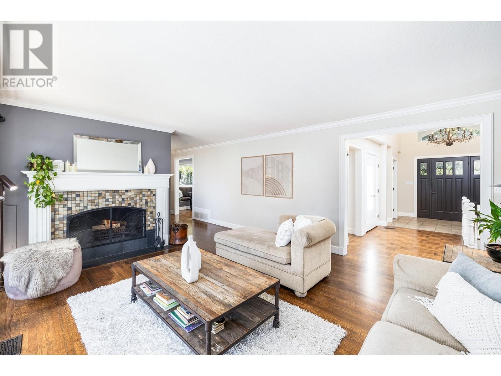 5005 Redonda Drive, North Vancouver, British Columbia  V7R 3K1 - Photo 11 - R2867490