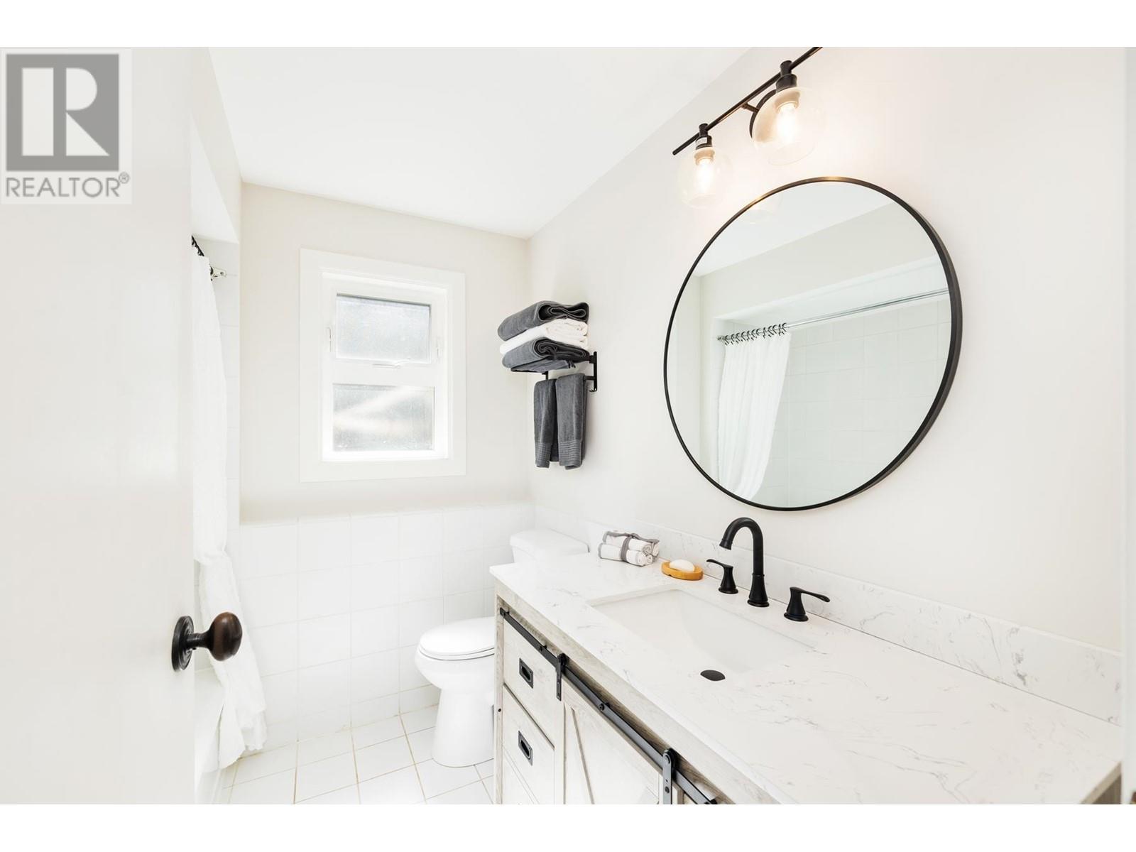 5005 Redonda Drive, North Vancouver, British Columbia  V7R 3K1 - Photo 33 - R2867490