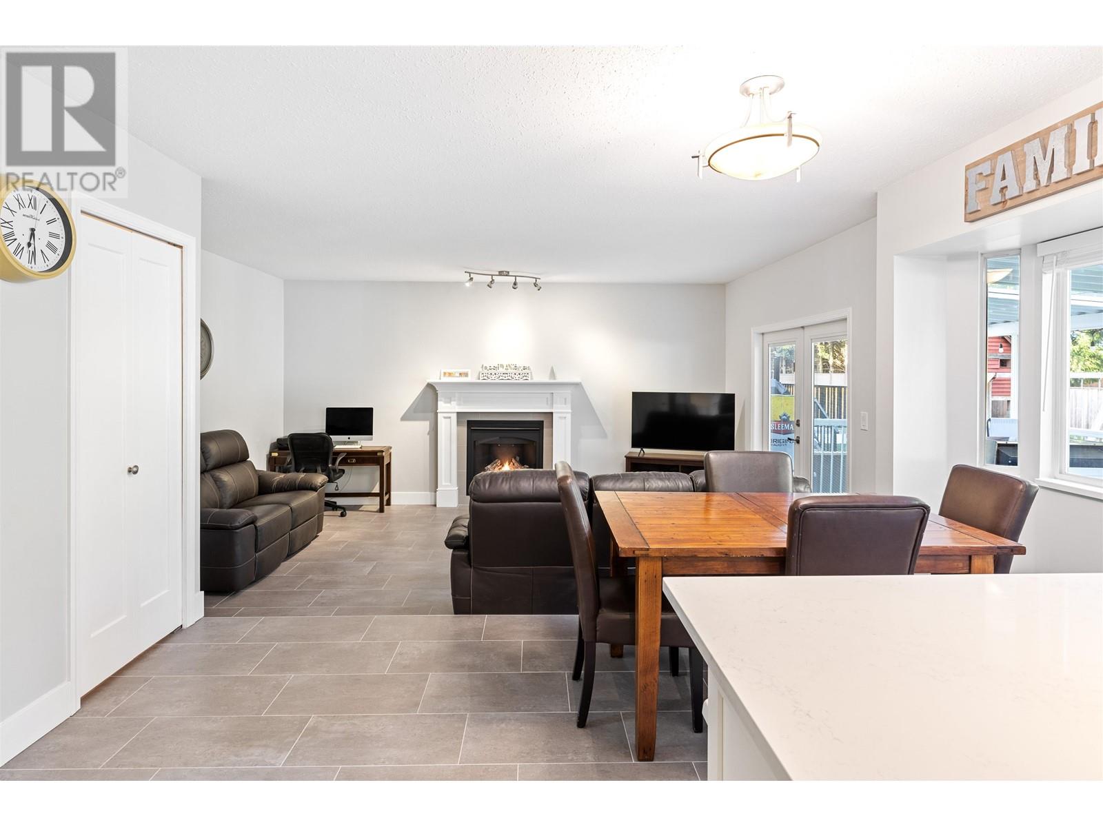 12162 Irving Street, Maple Ridge, British Columbia  V2X 9S1 - Photo 6 - R2867504