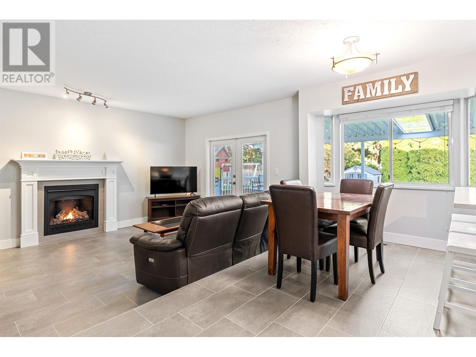 12162 Irving Street, Maple Ridge, British Columbia  V2X 9S1 - Photo 7 - R2867504