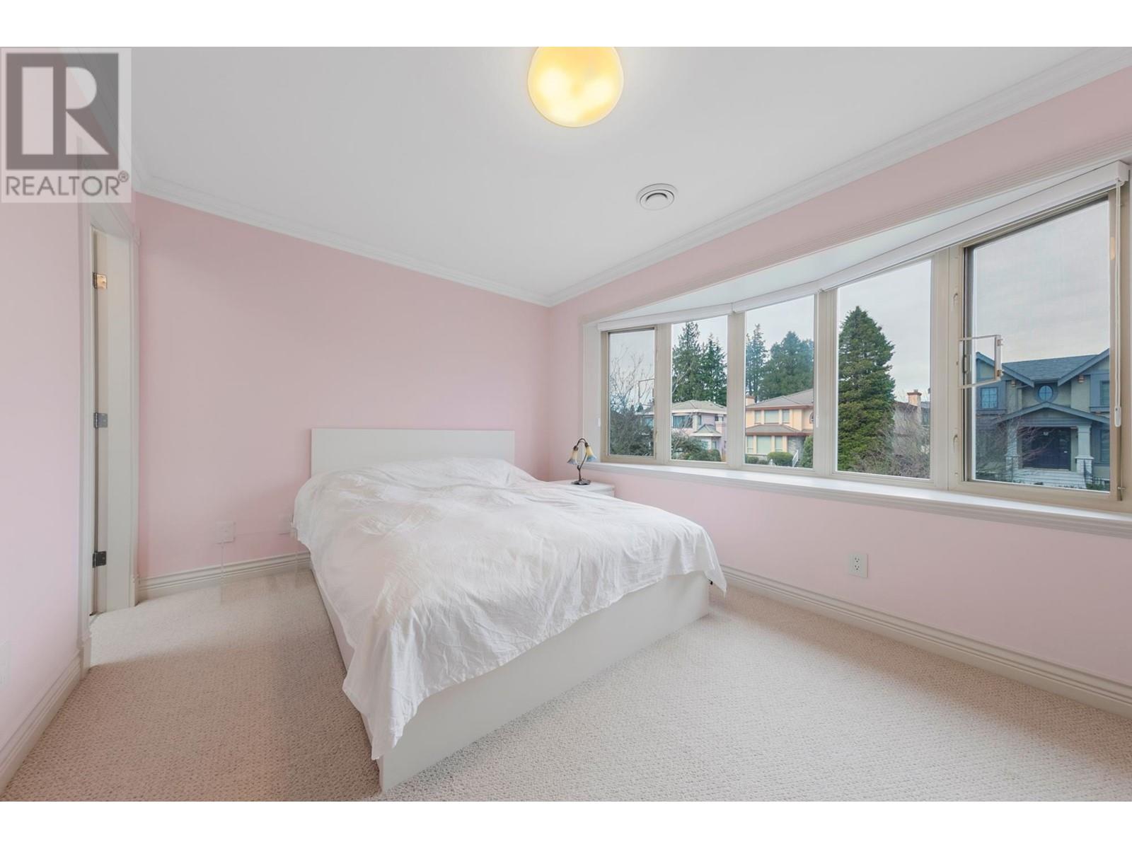 Listing Picture 18 of 34 : 1688 W 61ST AVENUE, Vancouver / 溫哥華 - 魯藝地產 Yvonne Lu Group - MLS Medallion Club Member