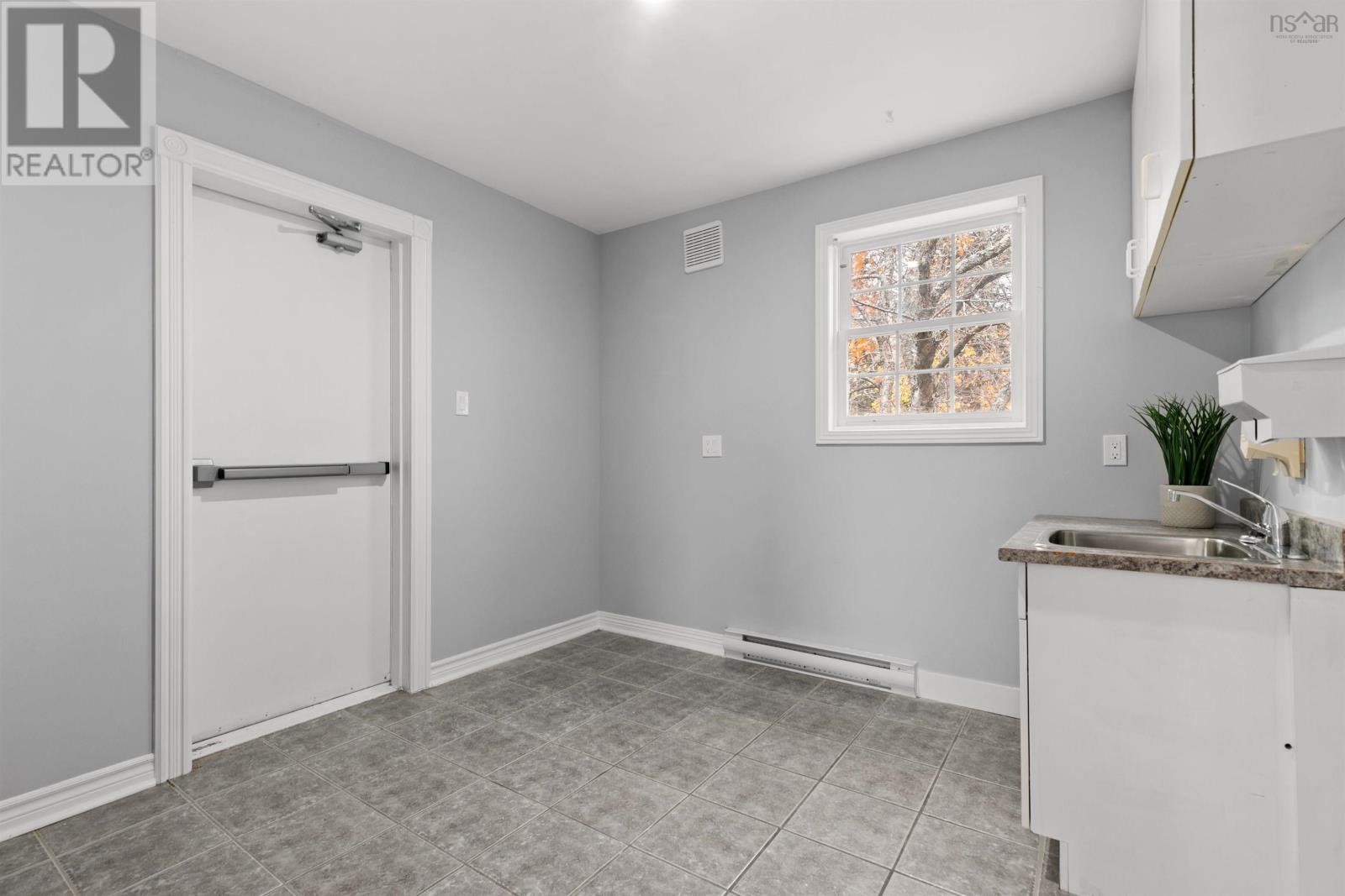 3 Pinehill Drive, Lower Sackville, Nova Scotia  B4C 1N4 - Photo 30 - 202406495