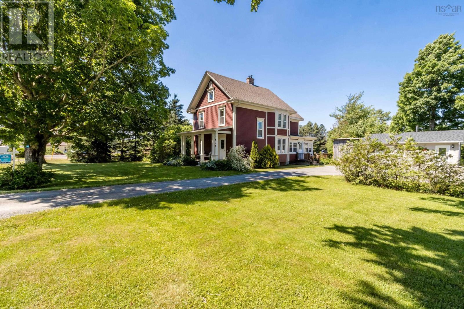 204 Main Street, Berwick, Nova Scotia  B0P 1E0 - Photo 2 - 202406503