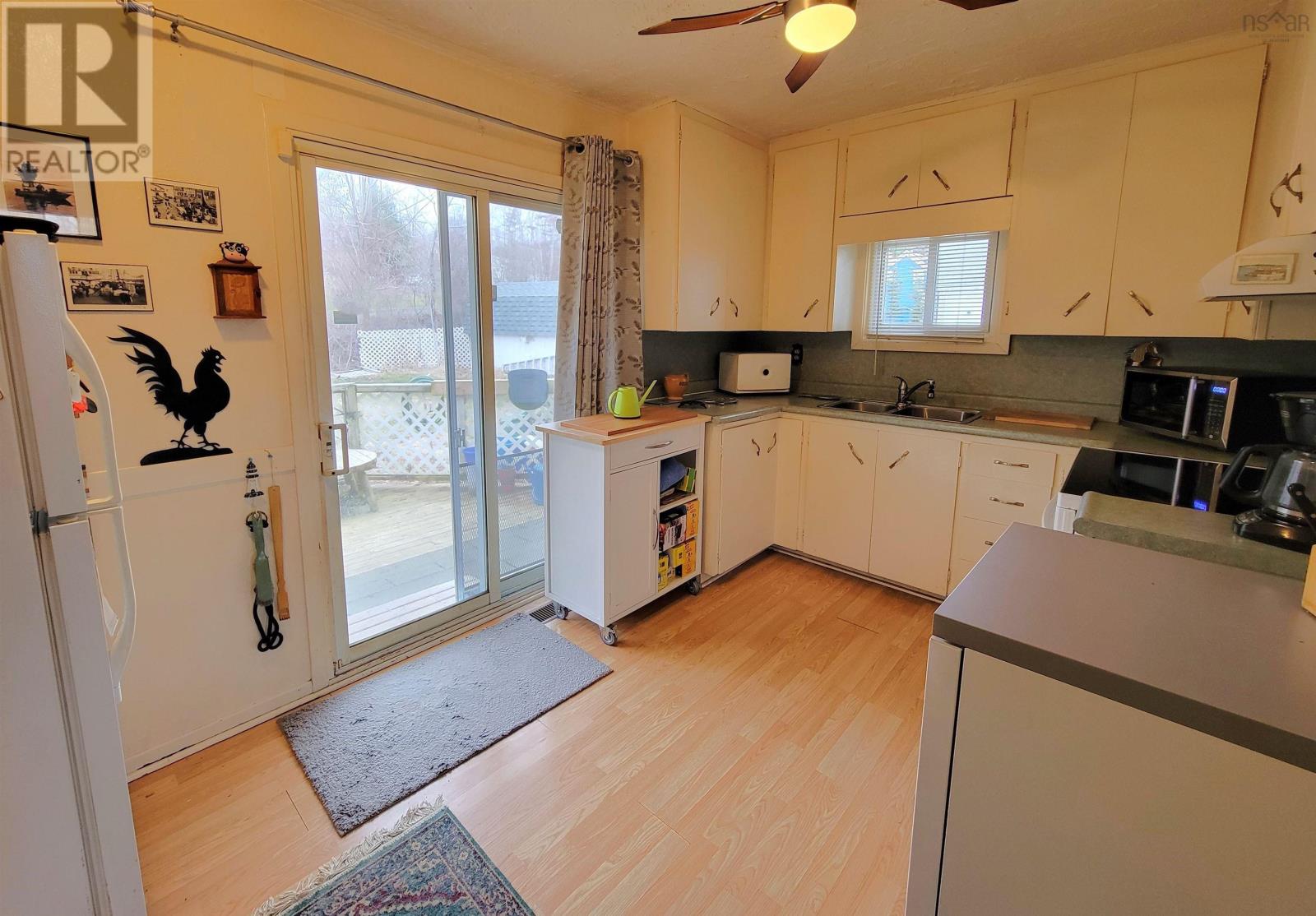 89 Main Street, Mahone Bay, Nova Scotia  B0J 2E0 - Photo 10 - 202406507