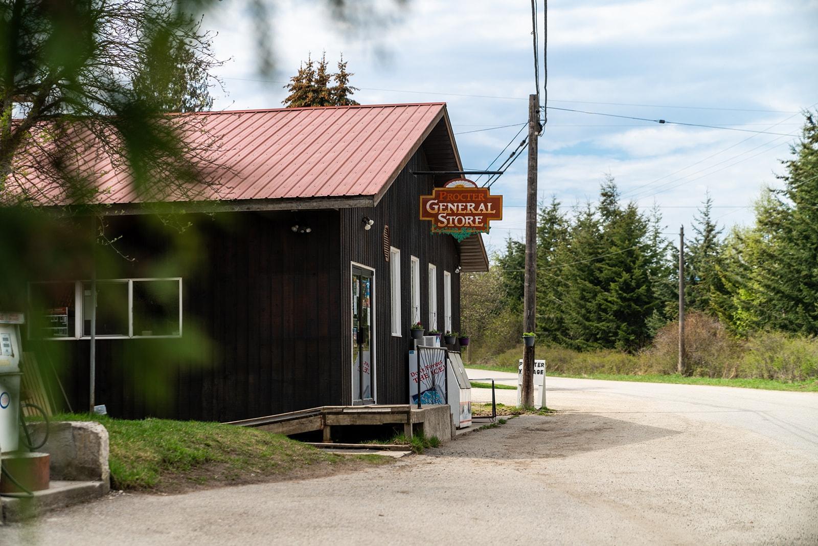 283 Kootenay Lake Road, Procter, British Columbia  V0G 1V0 - Photo 2 - 2476008