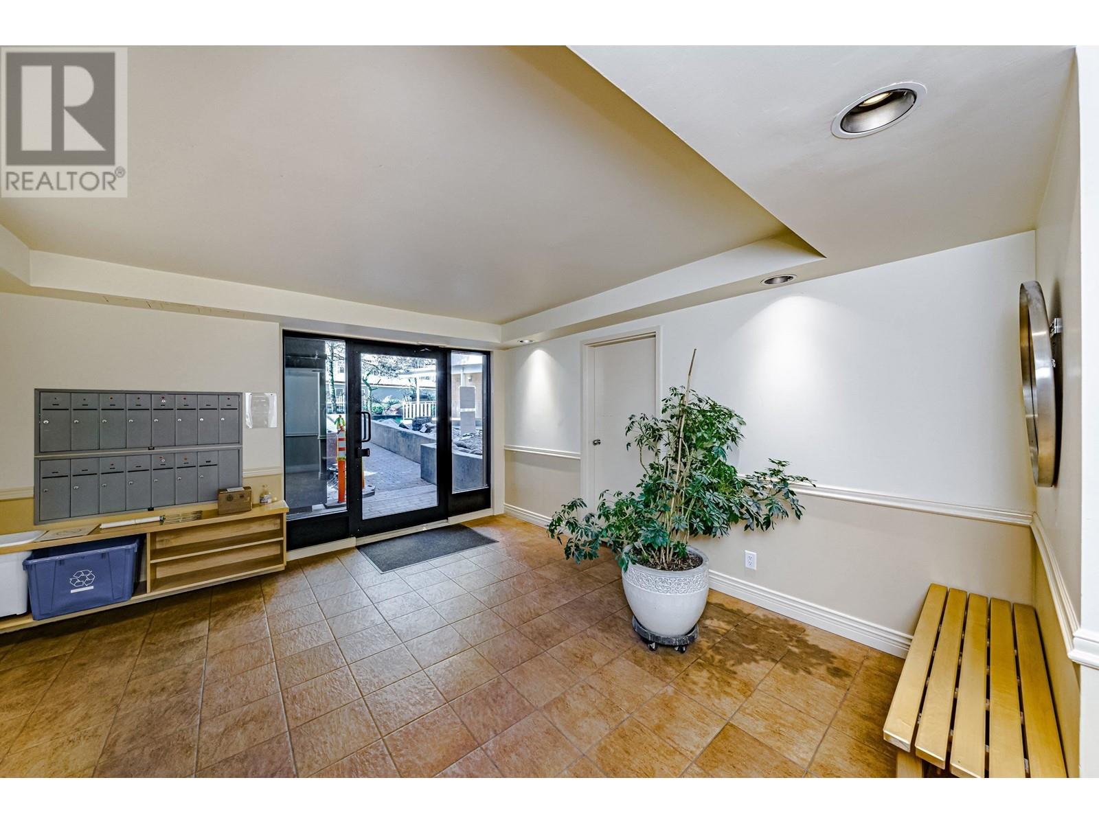 303 1649 Comox Street, Vancouver, British Columbia  V6G 1P4 - Photo 5 - R2867562