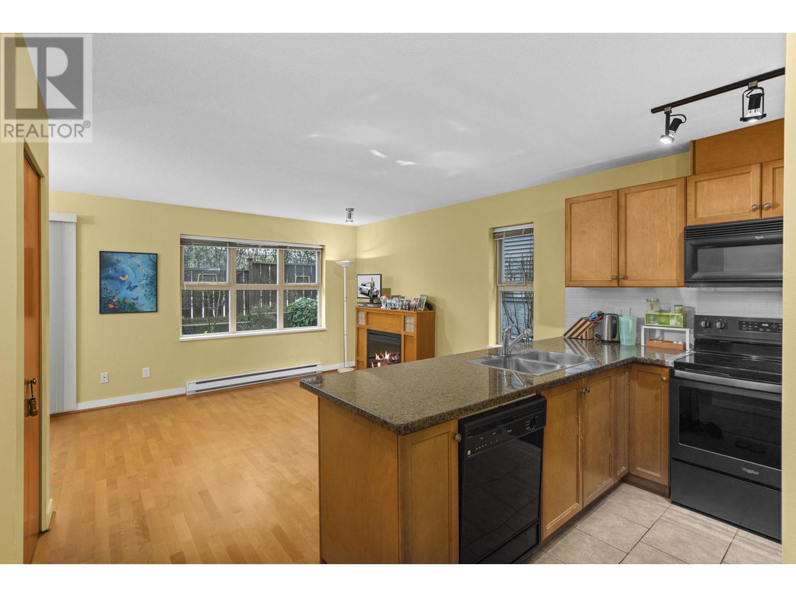 29 3855 Pender Street, Burnaby, British Columbia  V5C 1W5 - Photo 5 - R2867649