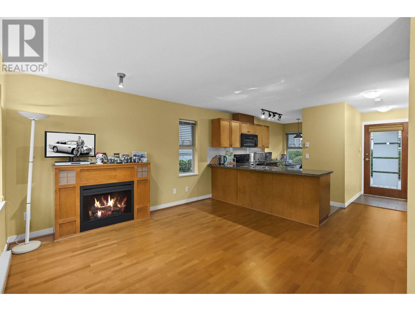 29 3855 Pender Street, Burnaby, British Columbia  V5C 1W5 - Photo 9 - R2867649