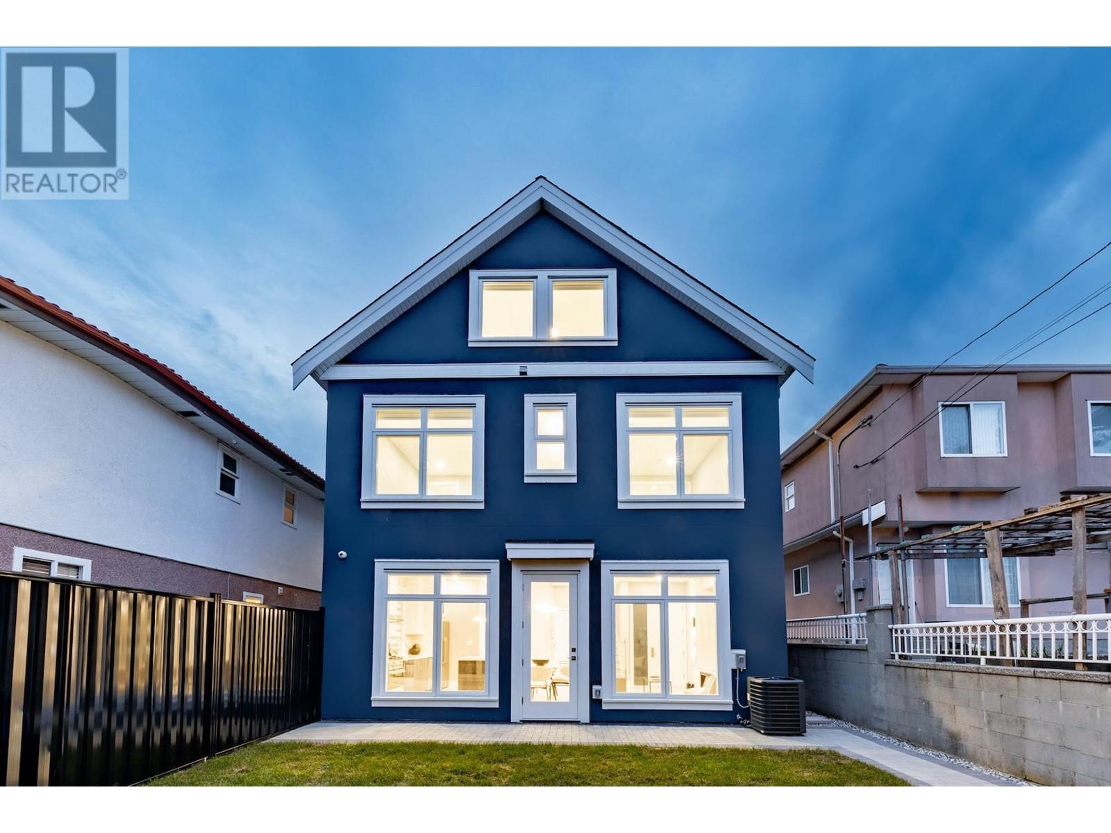 5350 Lanark Street, Vancouver, British Columbia  V5P 2Y1 - Photo 2 - R2867676