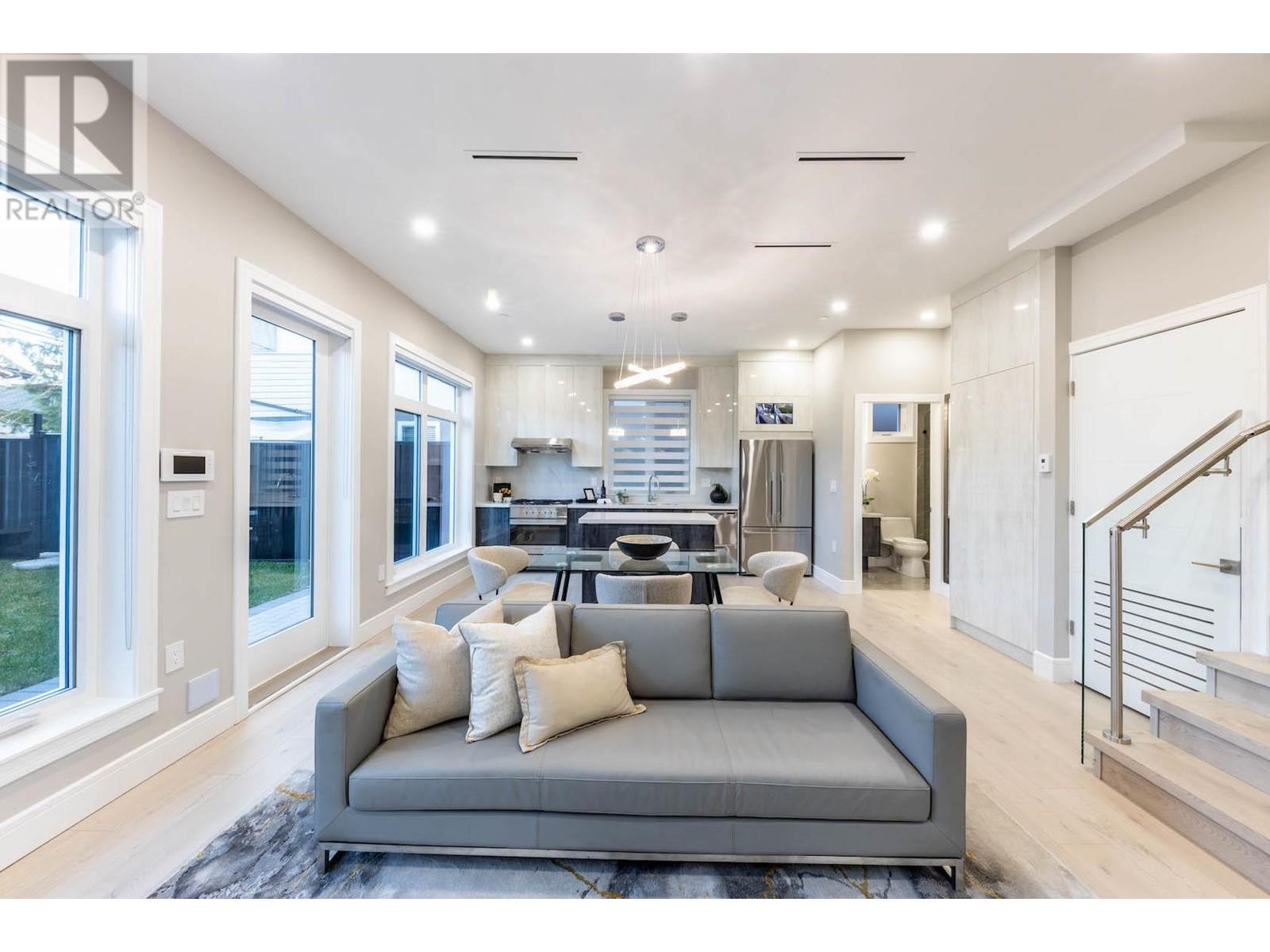 5350 Lanark Street, Vancouver, British Columbia  V5P 2Y1 - Photo 5 - R2867676