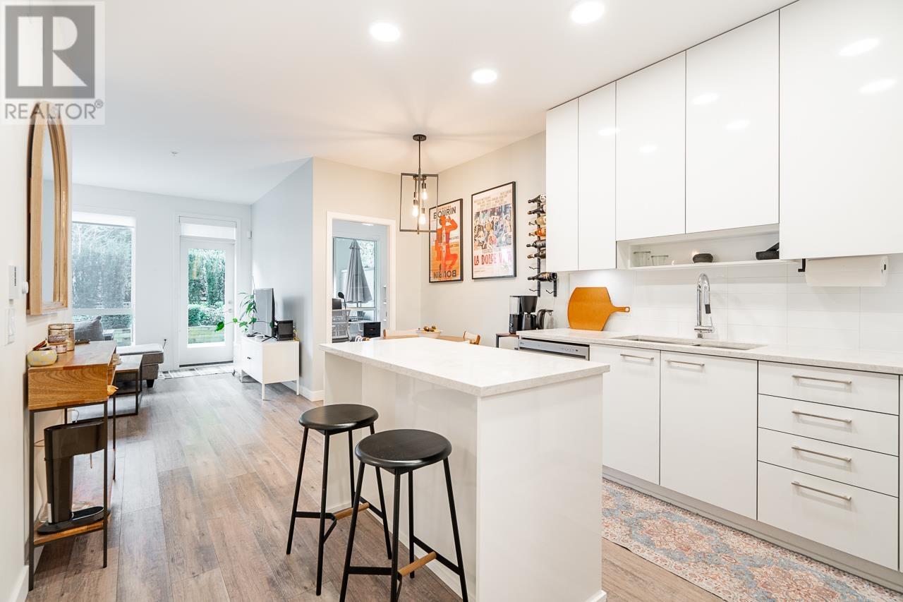 207 5460 Broadway, Burnaby, British Columbia  V5B 0B4 - Photo 8 - R2867680