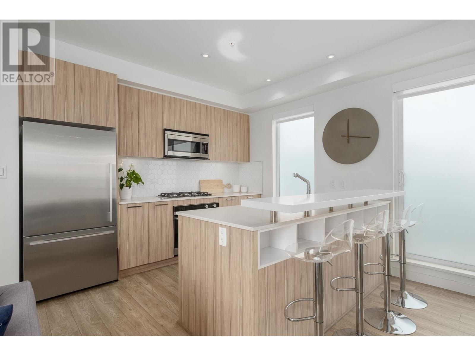 401 1061 Marine Drive, North Vancouver, British Columbia  V7P 1S6 - Photo 7 - R2867691
