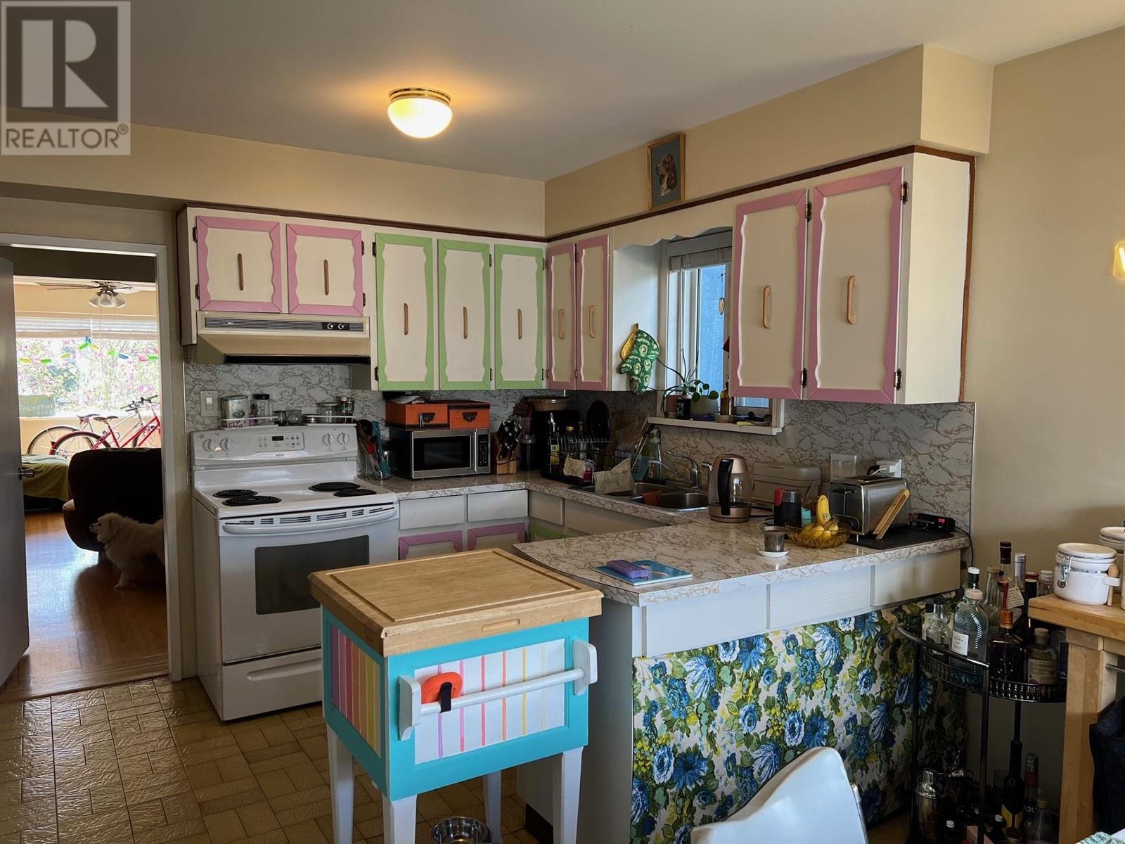 2585 Triumph Street, Vancouver, British Columbia  V5K 1S7 - Photo 2 - R2867582