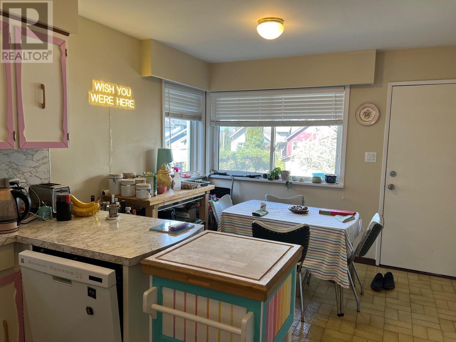 2585 Triumph Street, Vancouver, British Columbia  V5K 1S7 - Photo 3 - R2867582