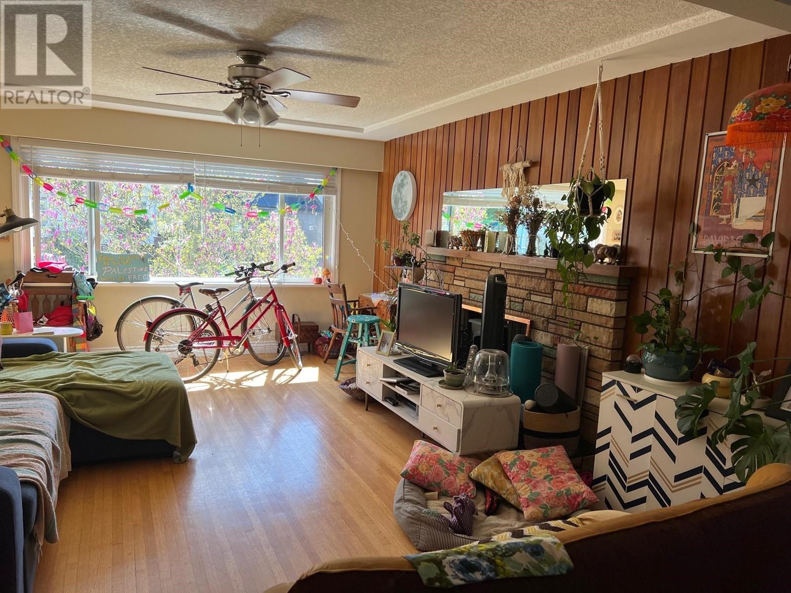 2585 Triumph Street, Vancouver, British Columbia  V5K 1S7 - Photo 4 - R2867582