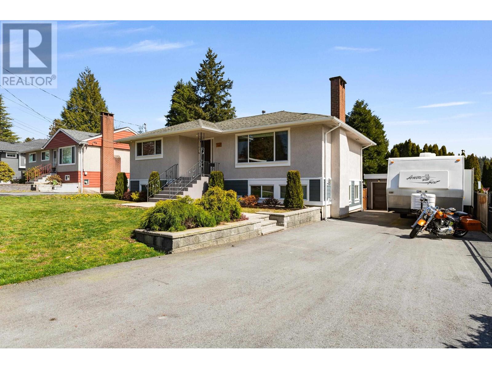 727 Linton Street, Coquitlam, British Columbia  V3J 6K4 - Photo 1 - R2867624