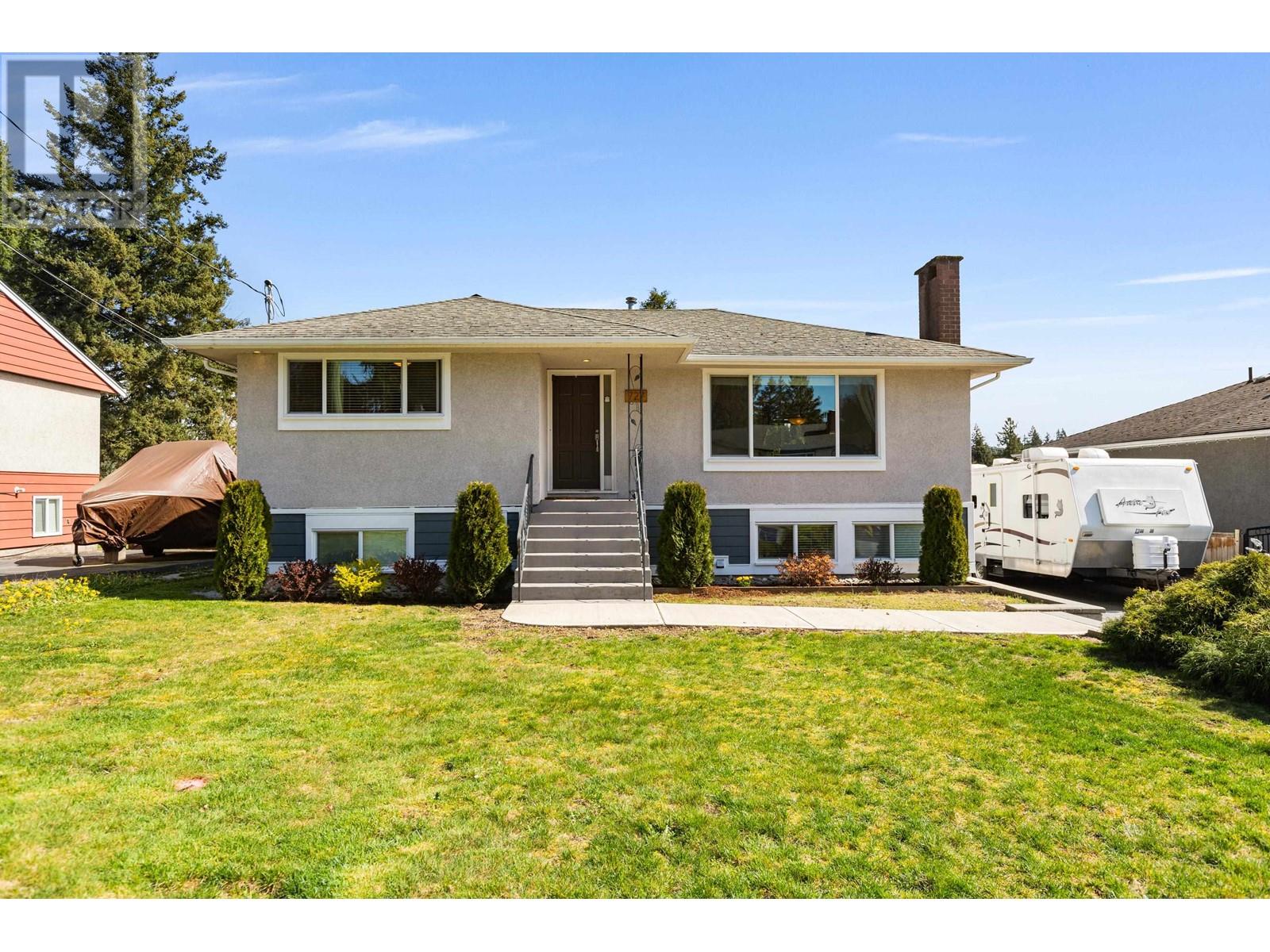 727 Linton Street, Coquitlam, British Columbia  V3J 6K4 - Photo 2 - R2867624